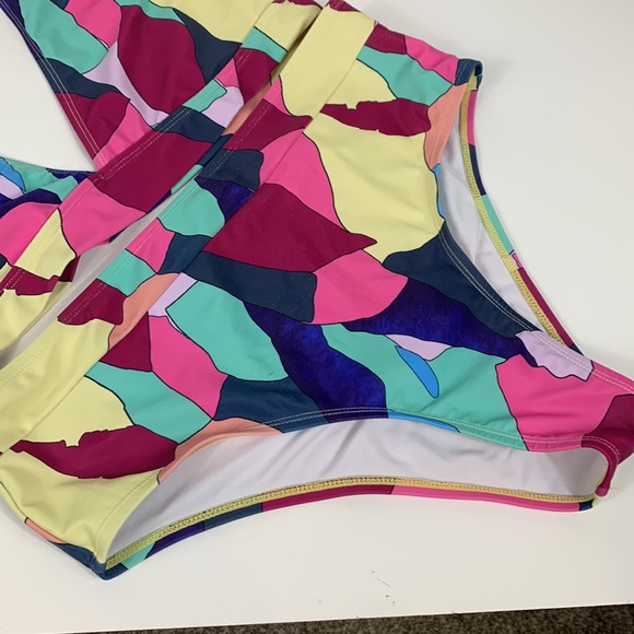 2 pc. Bikini multiple colored, size XL. Pull on top, high waisted bottoms. - Picture 3 of 8